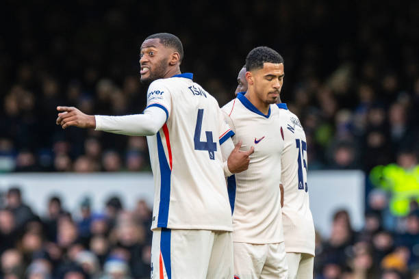 远比球场上 远比球场上