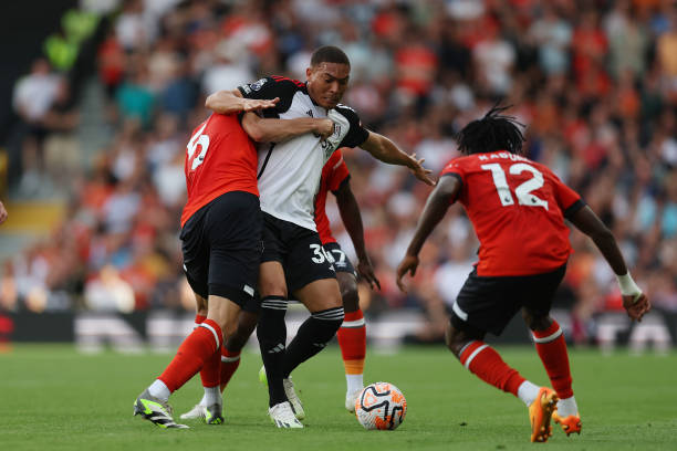 与卡馬文加 与卡馬文加