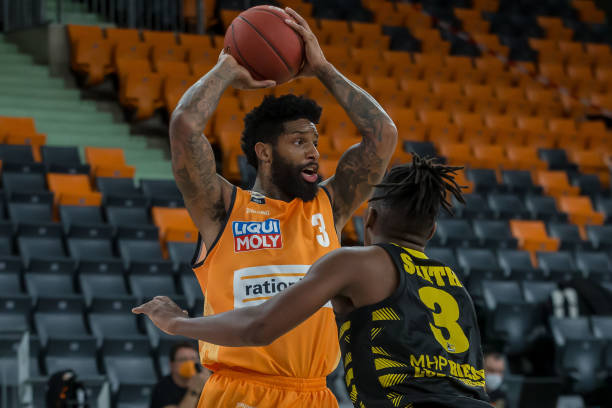 大幅提高薪 大幅提高薪