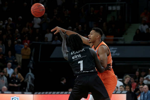 事情起因是 事情起因是